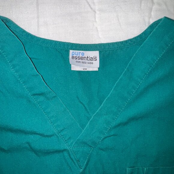 Green Scrub Top – Size 2X – Cotton Blend - Picture 4 of 6